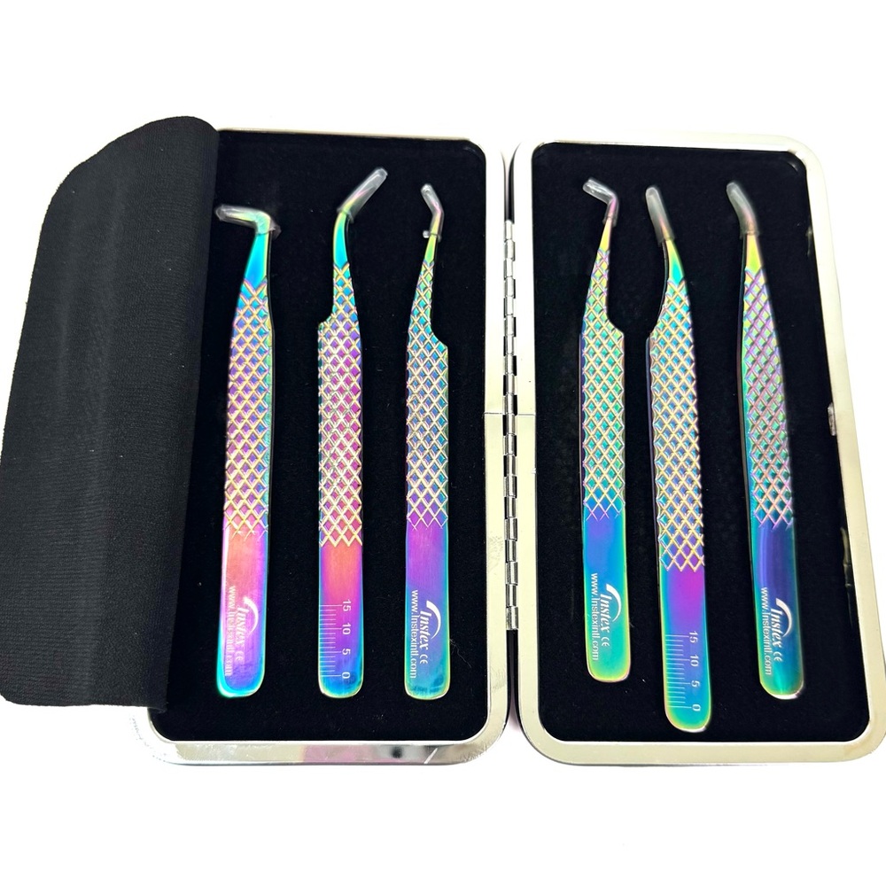 A Set of 6 Tweezers Designed For Applying Eyelash Extensions w/ Magnetic Case